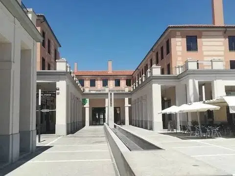 Local comercial en La Montaña-Cortijo de San Isidro