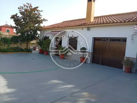 Chalet en Fuente Palmera