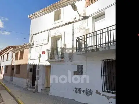 Casa adosada en Lucena de Jalón