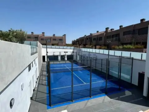 Casa adosada en calle Francisco de Pizarro