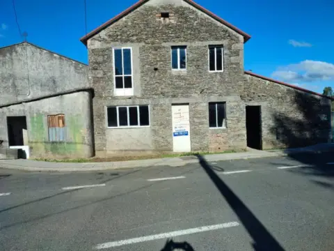 Chalet en Soutelo de Montes