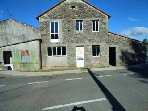 Chalet en Soutelo de Montes
