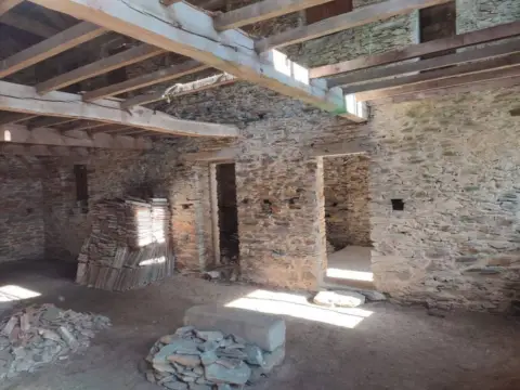 Chalet en Soutelo de Montes