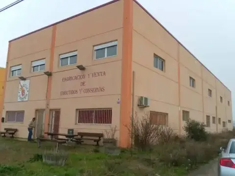 Local comercial en Erla