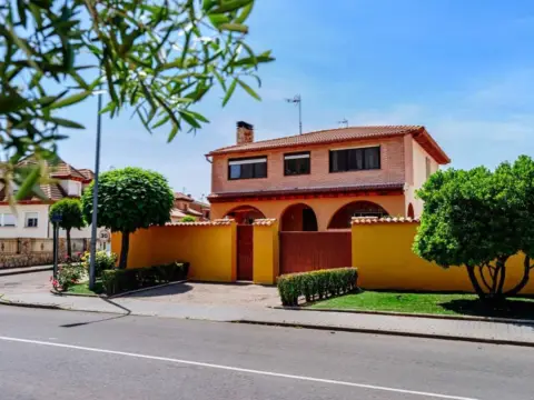 Casa en Yunquera de Henares