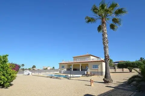 Chalet en Campos del Río