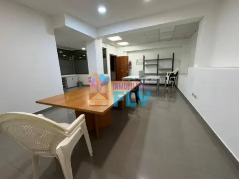 Oficina en Camelias-Pi y Margall