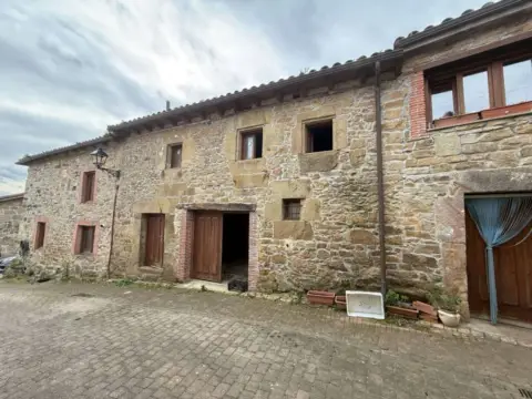 Casa adosada en Meruelo