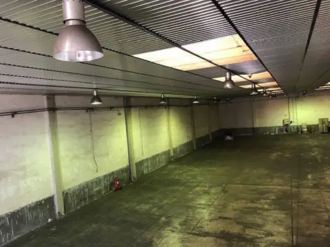 Nave industrial en Carretera de la Torre Romeu, 19