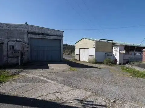 Nave industrial en calle de Benito Vicetto