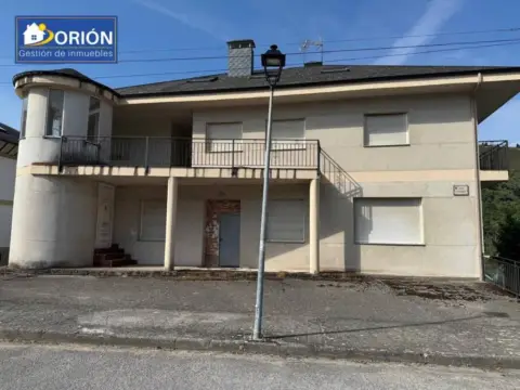 Casa en calle Guindaledo Urba 1