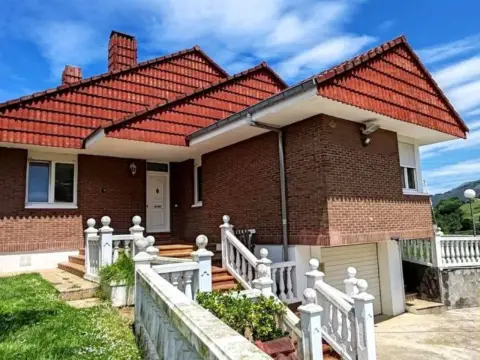 Chalet en Villanueva