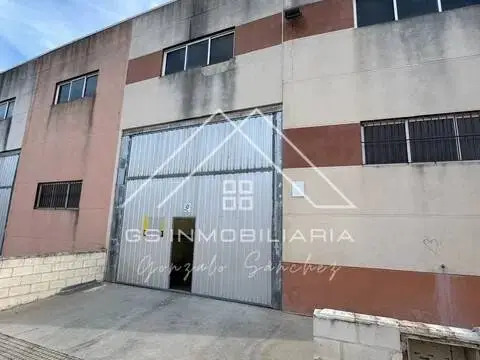 Nave industrial en Baena