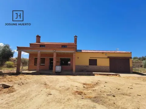 Casa rústica en Esparragosa de La Serena