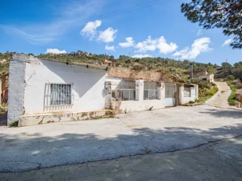 Casa rústica en calle Figueralet El