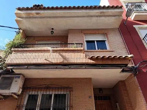 Casa adosada en calle de los Pájaros