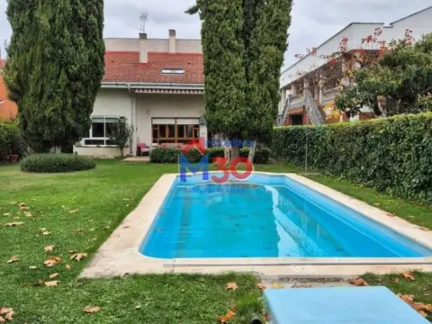 Chalet en Bayas