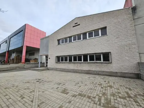Nave industrial en Llanera