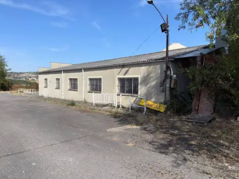 Nave industrial en Carretera de la Puebla de Sanabria