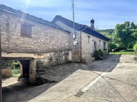 Casa rústica en calle Holda
