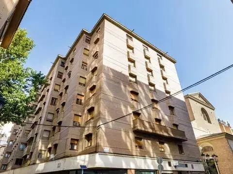 Piso en calle de Ramón y Cajal