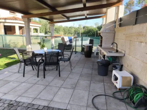 Casa pareada en Areas (Ponteareas)
