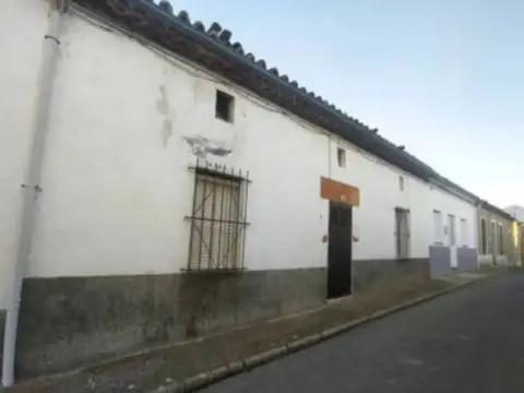 Casa adosada en calle calle La Plata, 26