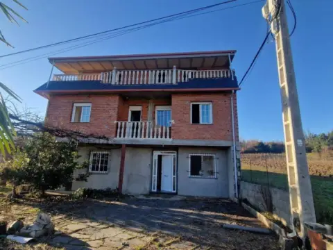 Casa rústica en Arganza