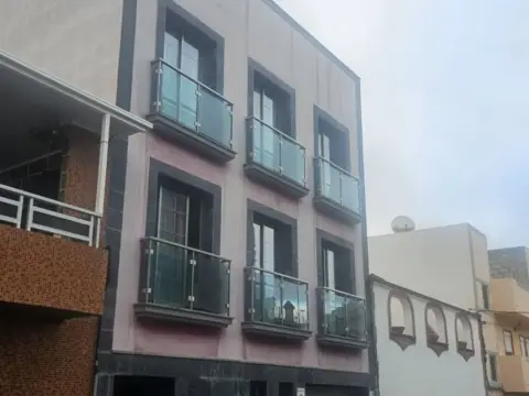 Piso en calle Hermanas Manrique, 3