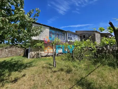 Casa en A Costela (Nogueira de Ramuín)