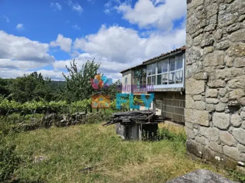 Casa en A Costela (Nogueira de Ramuín)