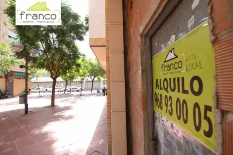 Local comercial en Juan de Borbón