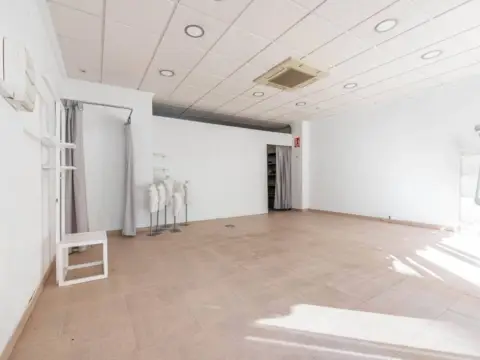 Local comercial en Las Tres Cruces