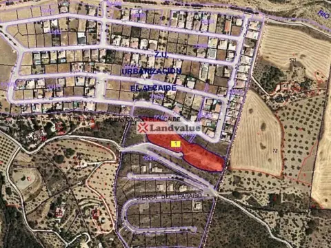 Terreno en calle Sierra del Paraiso