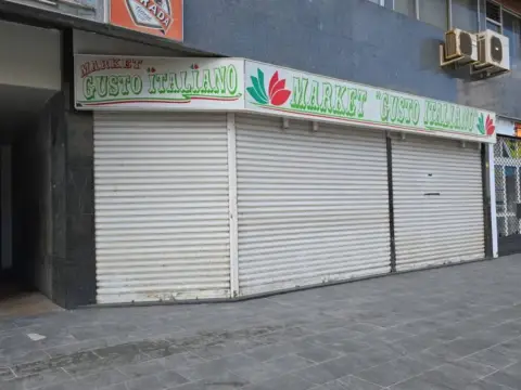 Local comercial en calle Avenida de La Familia Bethencourt y Molina, nº 7