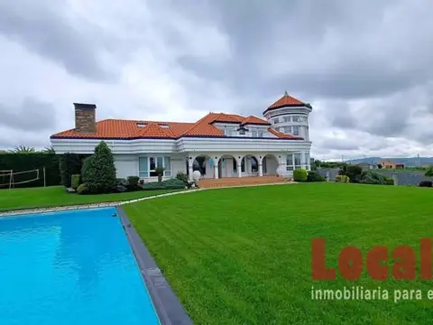 Chalet en Cortiguera