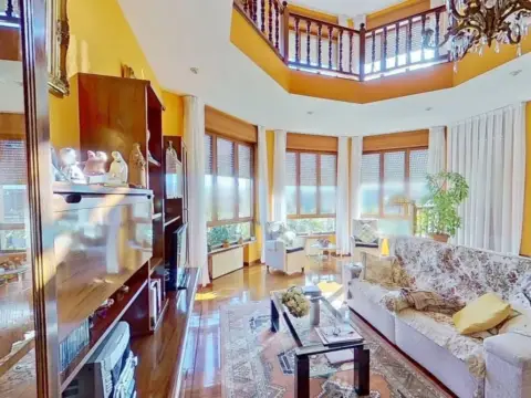 Chalet en Pumarín-Teatinos