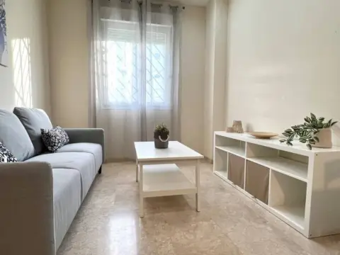 Piso en Avenida de la República Argentina, 1