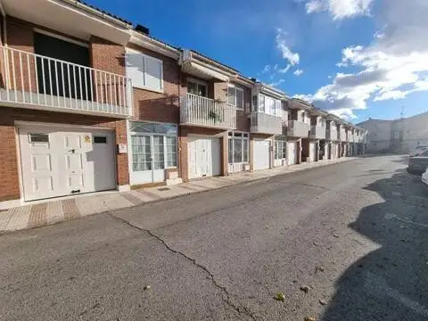 Casa adosada en Marchamalo