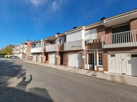 Casa adosada en Marchamalo
