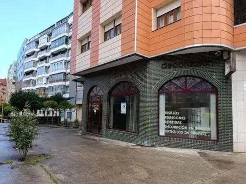 Local comercial en calle de Fernando Morán