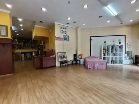 Local comercial en calle de Fernando Morán