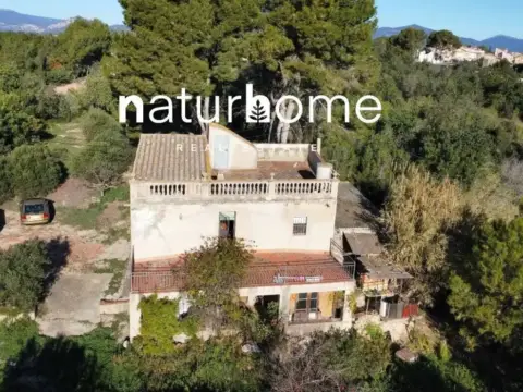 Casa rústica en Carrer de la Serra