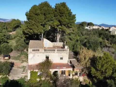 Casa rústica en Carrer de la Serra