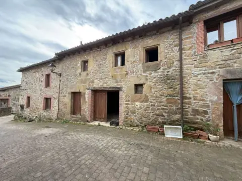 Casa adosada en Meruelo