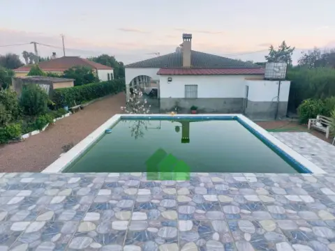 Chalet en Montijo