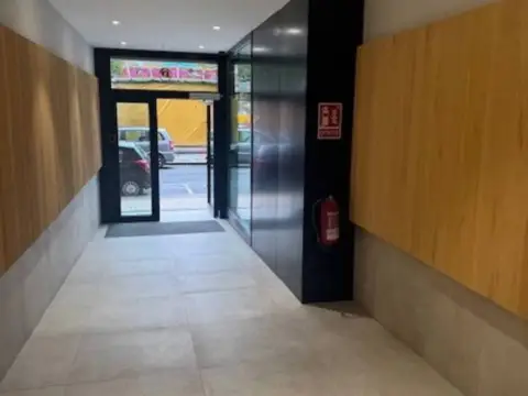 Local comercial en calle de Somosierra