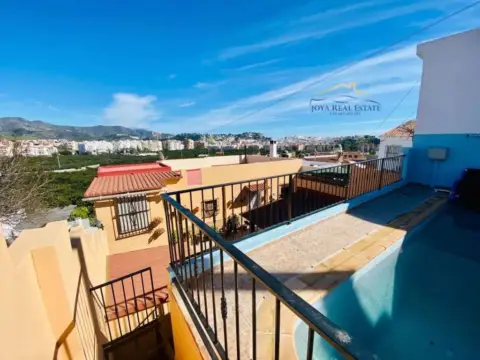 Chalet en calle Almendros