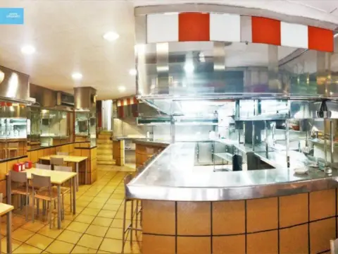 Local comercial en Ensanche-Diputación