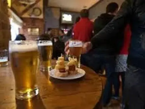 Local comercial en Rochapea - Arrotxapea